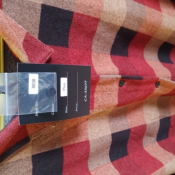 🇨🇦 NWT WOMEN'S LONG SLEEVED PLAID SHIRT - Picture 5 of 7